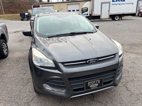 Used 2015 Ford Escape SE image 3