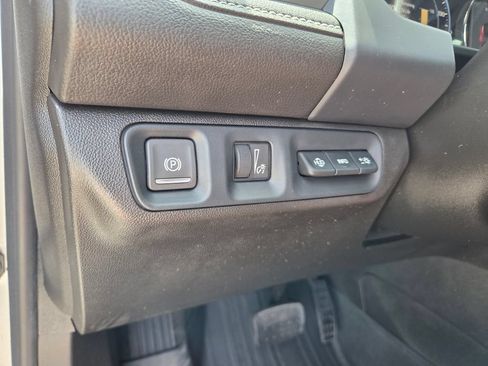 Used 2023 GMC Acadia SLT w/ Elevation Edition FWD image 24