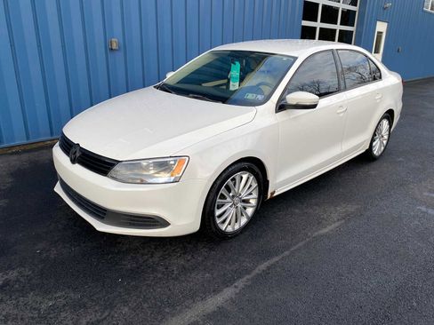 Used 2012 Volkswagen Jetta SE image 2