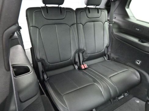 Used 2023 Jeep Grand Cherokee L Overland w/ Luxury Tech Group IV AWD/4WD image 39