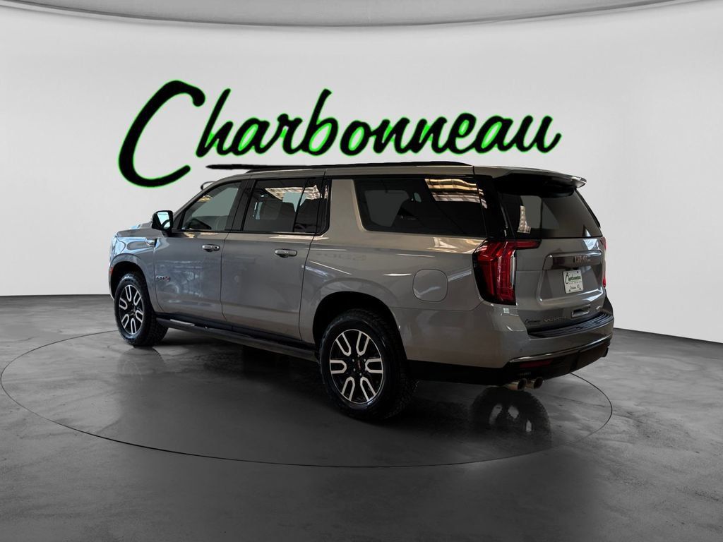 Used 2024 GMC Yukon XL AT4 w/ AT4 Premium Package AWD/4WD image 3