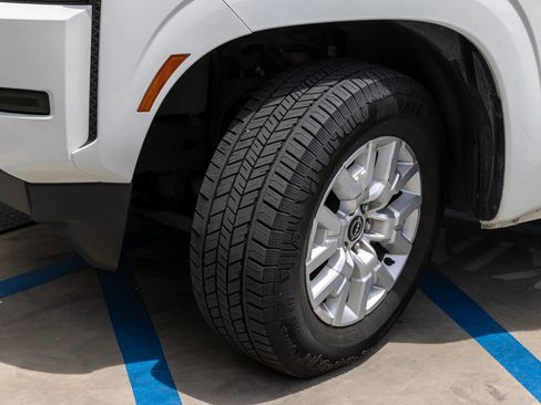 Used 2022 Nissan Frontier SV RWD image 32
