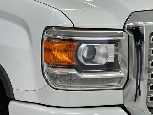 Used 2016 GMC Sierra 2500 Denali w/ Duramax Plus Package image 10