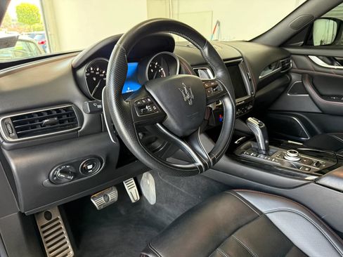Used 2020 Maserati Levante S GranSport AWD/4WD image 11