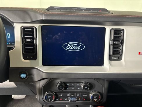 Used 2025 Ford Bronco Stroppe Edition AWD/4WD image 16