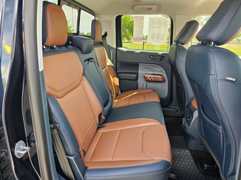 Used 2022 Ford Maverick Lariat w/ Lariat Luxury Package AWD/4WD image 13