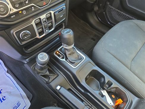 Used 2020 Jeep Wrangler Unlimited Sport S image 30