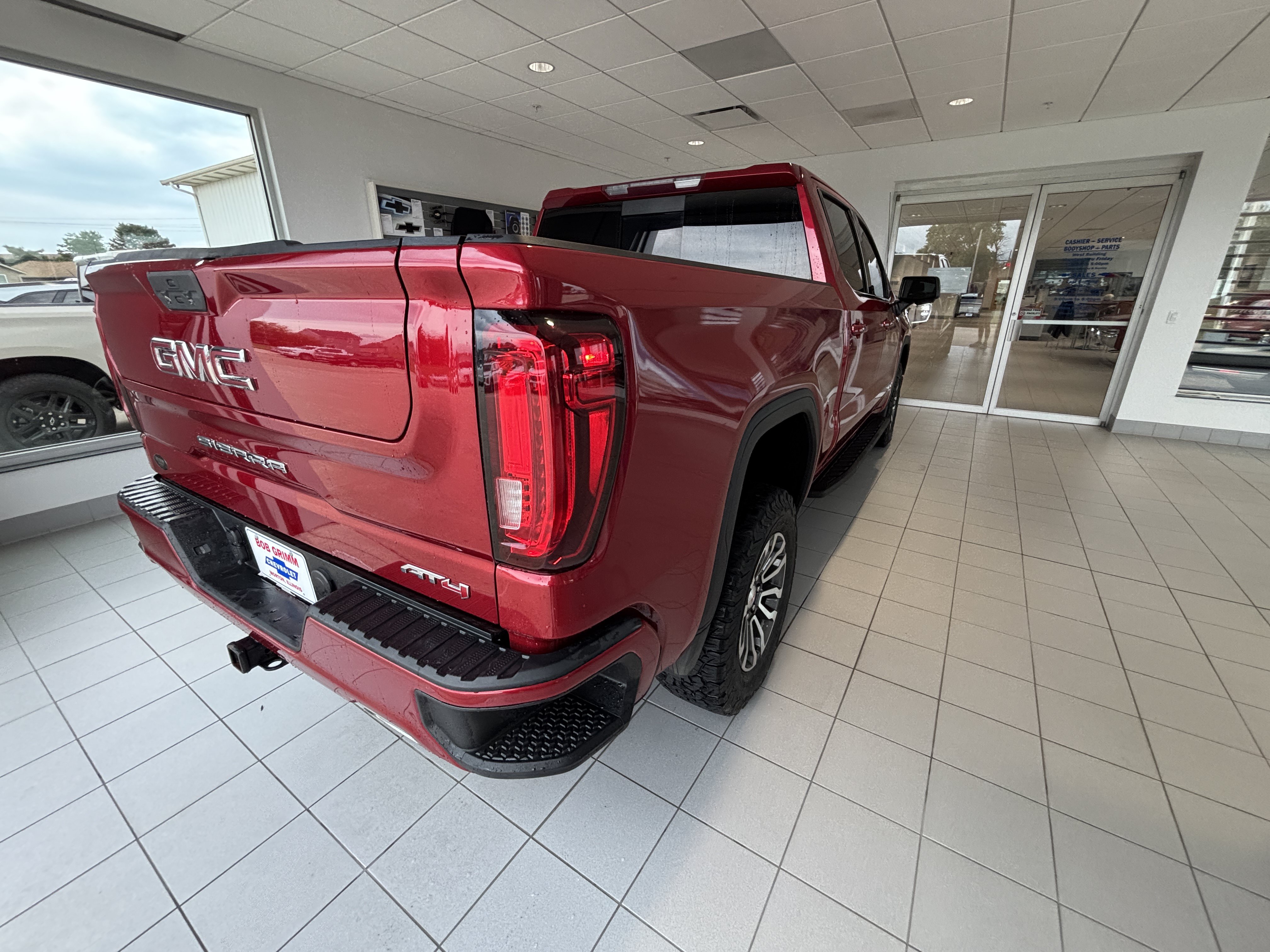 Used 2021 GMC Sierra 1500 AT4 w/ AT4 Preferred Package AWD/4WD image 7
