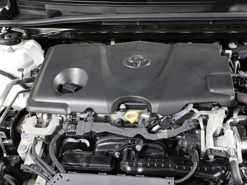 Used 2019 Toyota Camry LE FWD image 13