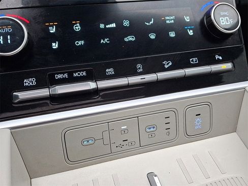 Used 2024 Hyundai Santa Fe Limited image 27