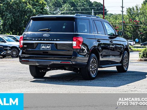 Used 2024 Ford Expedition XLT RWD image 5