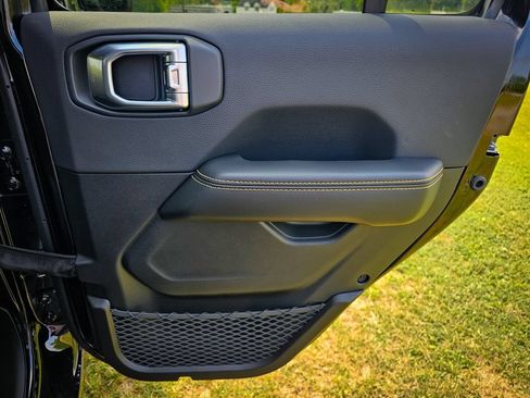 New 2026 Jeep Gladiator Sport AWD/4WD image 33