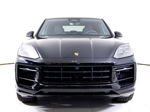 New 2026 Porsche Cayenne GTS image 32