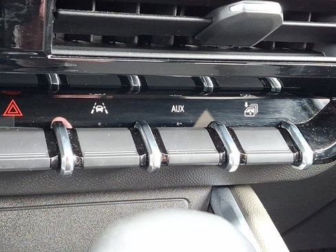 Used 2025 Chevrolet Colorado ZR2 w/ Technology Package image 29