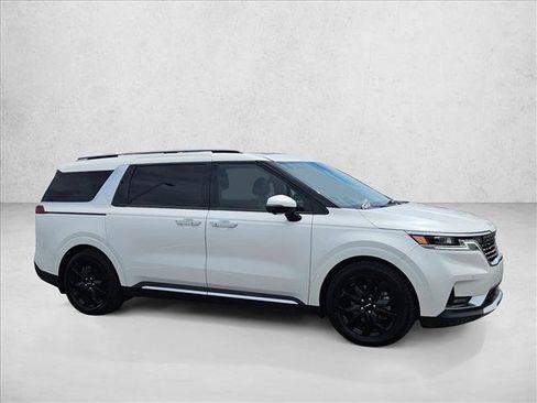 Used 2022 Kia Carnival SX Prestige FWD image 3