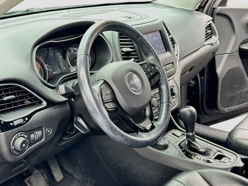 Used 2020 Jeep Cherokee Latitude Plus AWD/4WD image 11