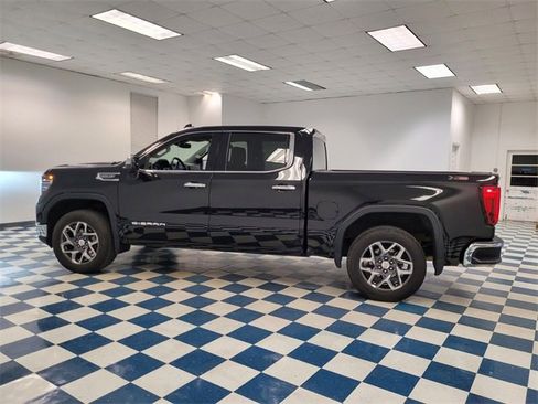 Used 2024 GMC Sierra 1500 SLT image 4