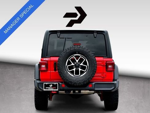 Used 2025 Jeep Wrangler Unlimited Rubicon AWD/4WD image 7