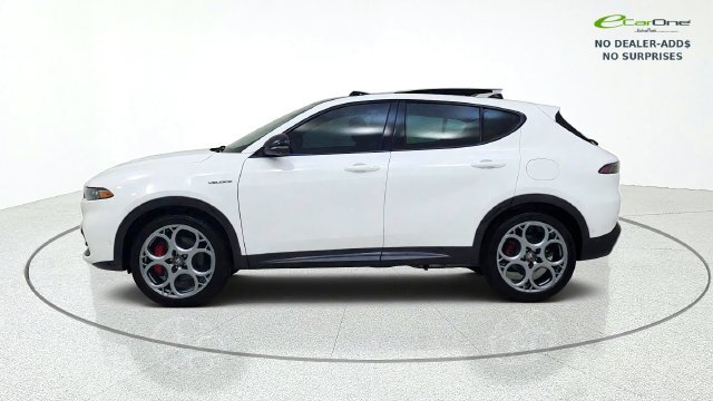 Used 2024 Alfa Romeo Tonale Veloce w/ Active Assist Package AWD/4WD image 4