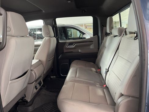 Used 2022 Chevrolet Silverado 1500 LT AWD/4WD image 13