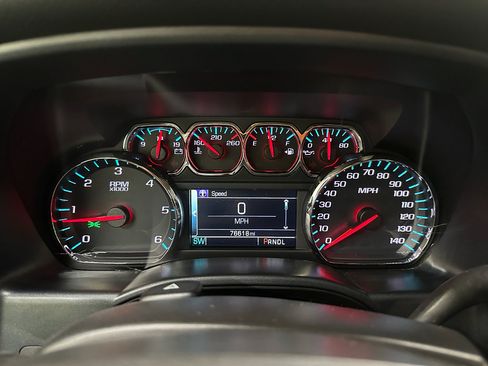 Used 2018 Chevrolet Silverado 1500 LT w/ All Star Edition image 31