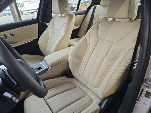 Certified 2025 BMW 330i Sedan w/ Premium Package image 17