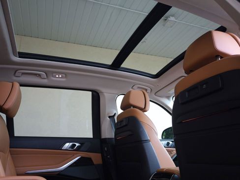 Used 2020 BMW X7 xDrive40i w/ Premium Package AWD/4WD image 28