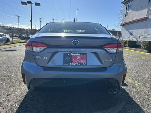 Certified 2024 Toyota Corolla SE w/ SE Package image 5