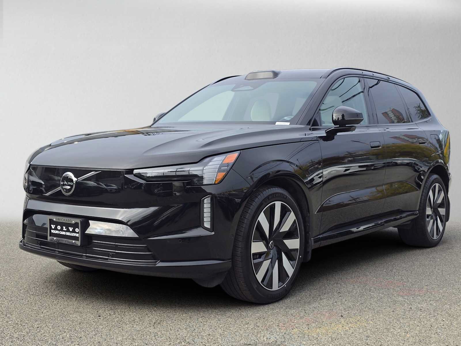 Certified 2025 Volvo EX90 Ultra AWD/4WD image 8