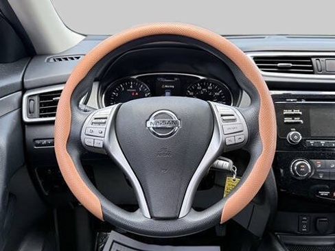 Used 2016 Nissan Rogue S FWD image 17