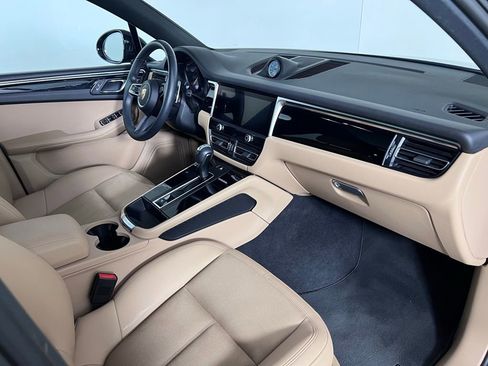 Certified 2023 Porsche Macan Turbo AWD/4WD image 19