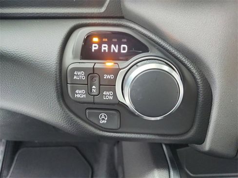 New 2026 RAM 1500 4x4 Crew Cab image 25