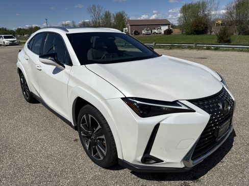 Used 2025 Lexus UX 300h AWD w/ Cold Area Package image 34