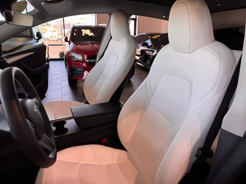 Used 2023 Tesla Model Y Long Range image 10