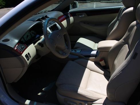 Used 2004 Toyota Solara SLE FWD image 5