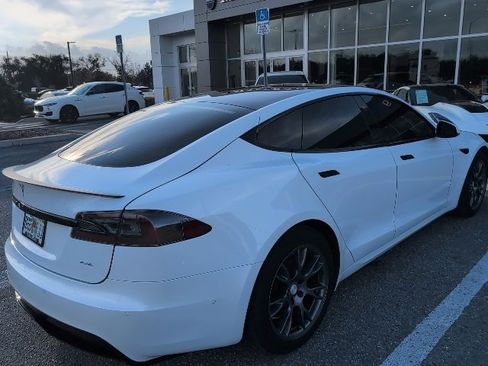 Used 2021 Tesla Model S Plaid image 3