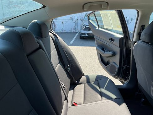Used 2025 Nissan Altima 2.5 SV FWD image 37