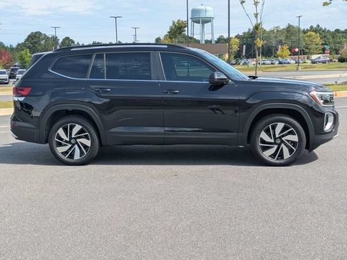 Used 2026 Volkswagen Atlas SE FWD image 3