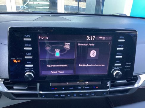 Used 2024 Toyota Sienna XLE image 16