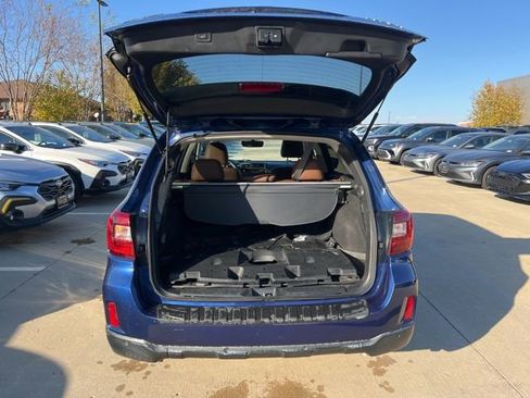 Used 2017 Subaru Outback 3.6R Touring image 9