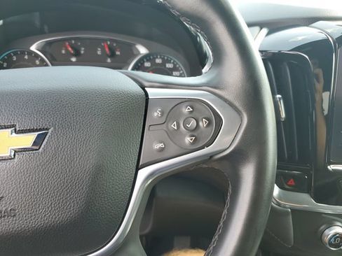 Used 2023 Chevrolet Traverse LT FWD image 15