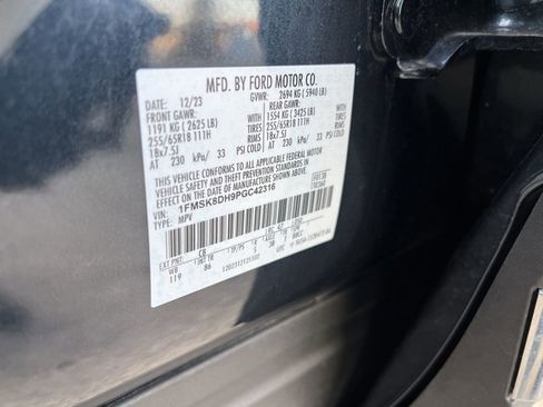 Used 2023 Ford Explorer XLT image 34