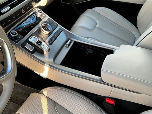 Used 2024 Hyundai Palisade Calligraphy image 16