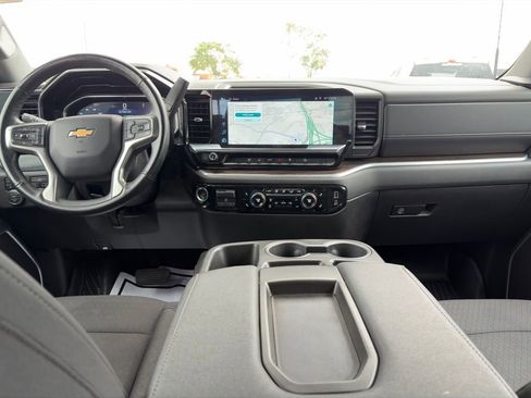 Used 2025 Chevrolet Silverado 2500 LT AWD/4WD image 11