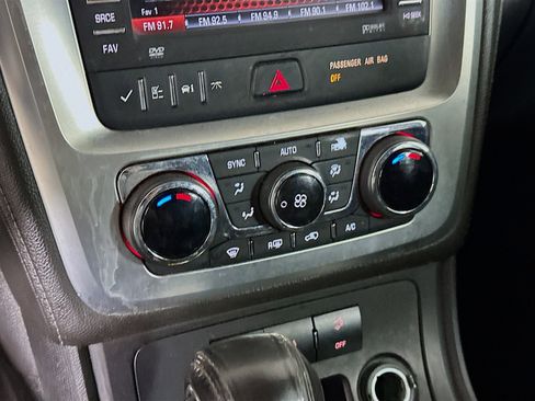 Used 2014 GMC Acadia SLE FWD image 23