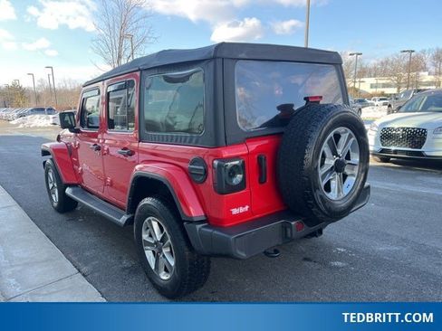 Used 2021 Jeep Wrangler Unlimited Sahara w/ Cold Weather Group image 6