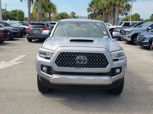 Used 2019 Toyota Tacoma TRD Sport AWD/4WD image 2