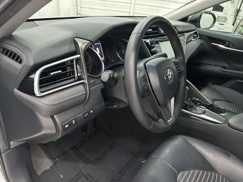 Used 2018 Toyota Camry SE FWD image 14