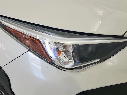 Used 2025 Subaru Crosstrek 2.0i Premium AWD/4WD image 14