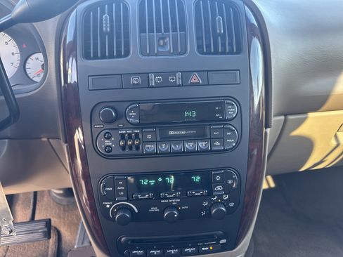 Used 2001 Dodge Grand Caravan ES image 18